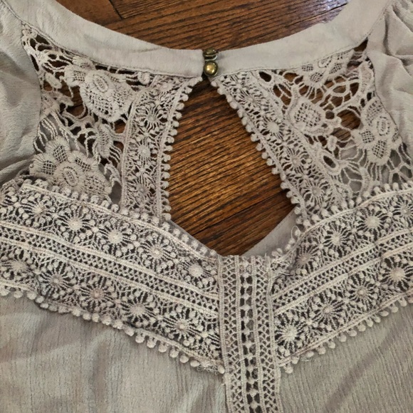 Torrid Lace/crochet top size 1 - Picture 4 of 5